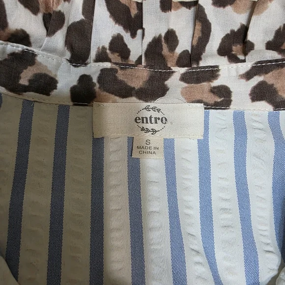 Entro Blue Striped Leopard Trim Puff Sleeve Seersucker Top - Picture 7 of 14